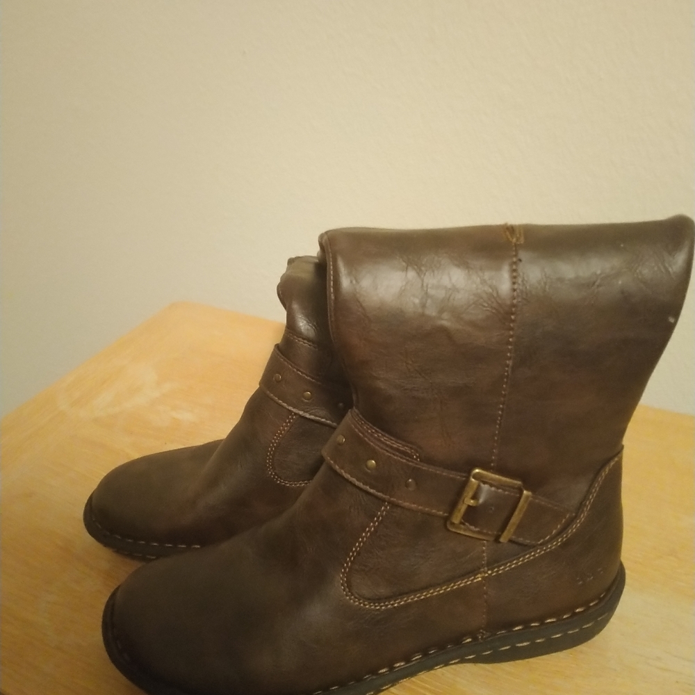 Size 91/2 BOC soft leather boots